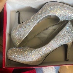 New never worn has originals